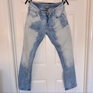 American Eagle Outfitters - Acid Wash Jeans